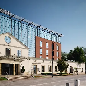 sheraton-grand-krakow.krakowhotelspoland.com/
